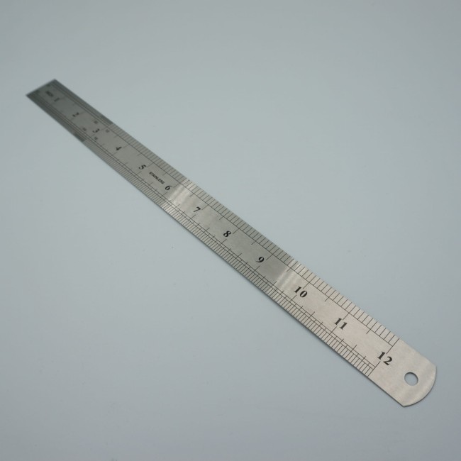 linijka metalowa 30 cm b.JPG